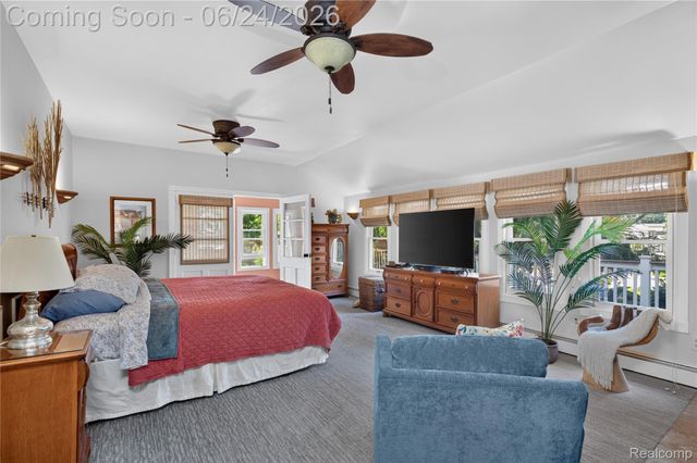 75 W Burdick Street, Oxford Village, MI 48371