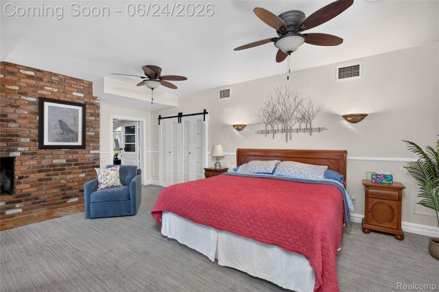 75 W Burdick Street, Oxford Village, MI 48371