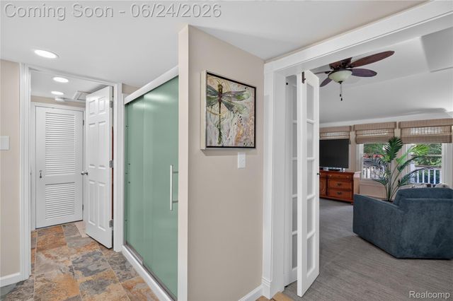 75 W Burdick Street, Oxford Village, MI 48371