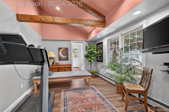 75 W Burdick Street, Oxford Village, MI 48371