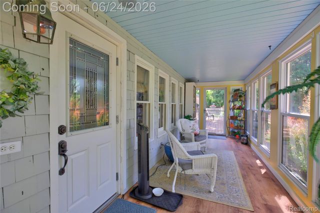 75 W Burdick Street, Oxford Village, MI 48371