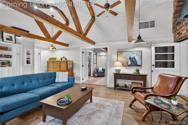 75 W Burdick Street, Oxford Village, MI 48371