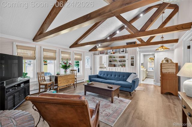 75 W Burdick Street, Oxford Village, MI 48371