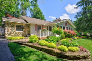 75 W Burdick Street, Oxford Village, MI 48371