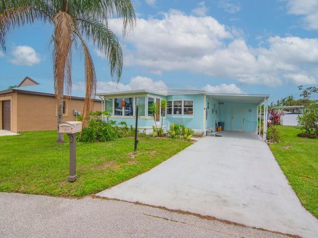 8 Brisa Lane, Port St. Lucie, Port St Lucie, FL 34952
