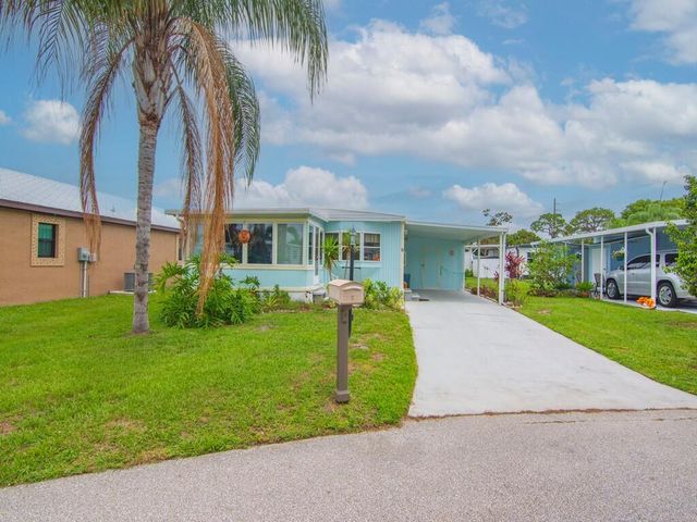 8 Brisa Lane, Port St. Lucie, Port St Lucie, FL 34952
