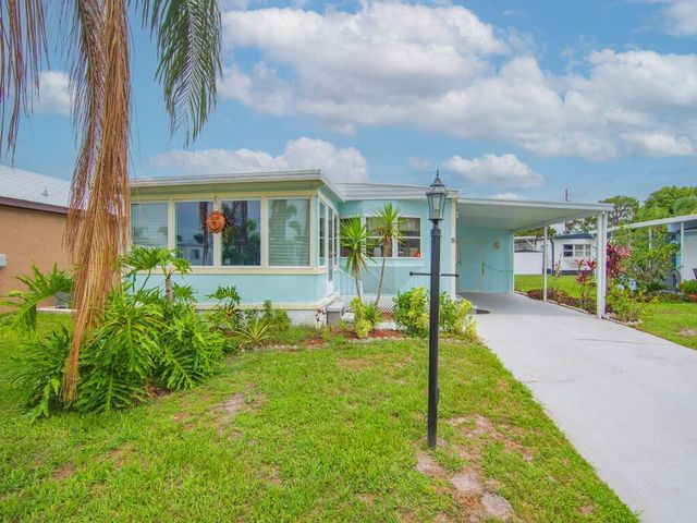 8 Brisa Lane, Port St. Lucie, Port St Lucie, FL 34952