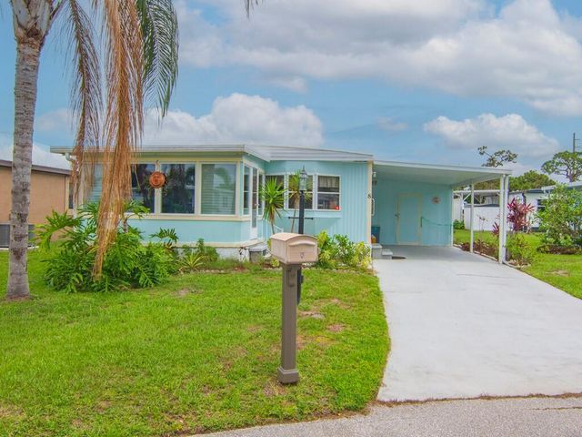 8 Brisa Lane, Port St. Lucie, Port St Lucie, FL 34952