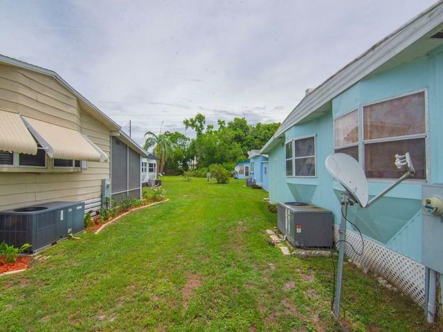 8 Brisa Lane, Port St. Lucie, Port St Lucie, FL 34952