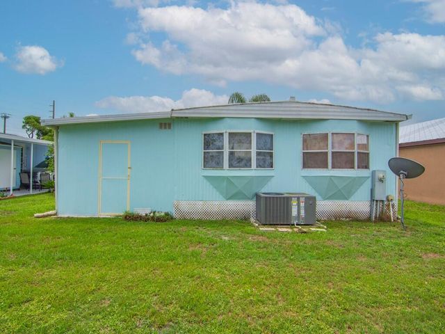 8 Brisa Lane, Port St. Lucie, Port St Lucie, FL 34952