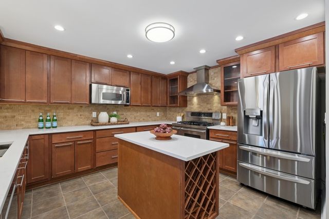 9705 St Johns Road, Minnetonka, MN 55305