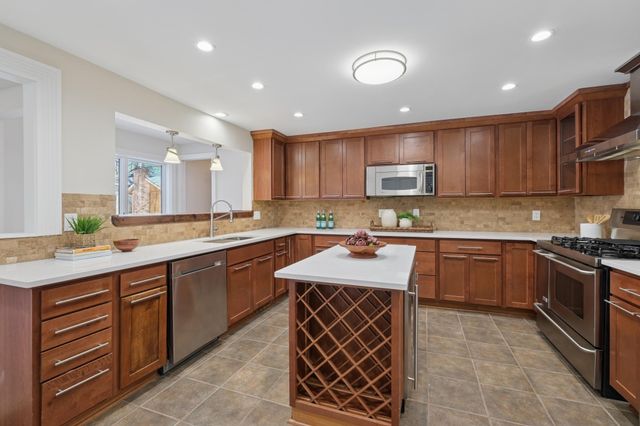 9705 St Johns Road, Minnetonka, MN 55305