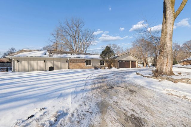 9705 St Johns Road, Minnetonka, MN 55305