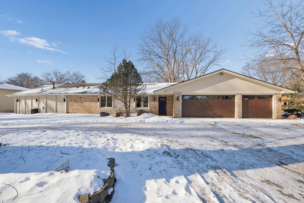 9705 St Johns Road, Minnetonka, MN 55305