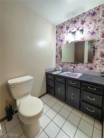 1318 Highland Avenue E, Salem, OH 44460