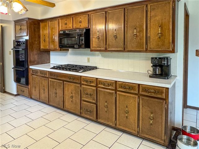 1318 Highland Avenue E, Salem, OH 44460