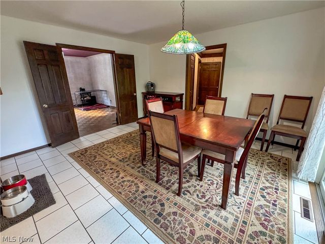1318 Highland Avenue E, Salem, OH 44460