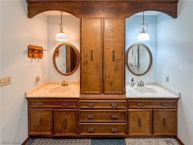 1318 Highland Avenue E, Salem, OH 44460