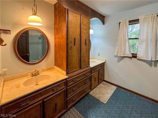 1318 Highland Avenue E, Salem, OH 44460