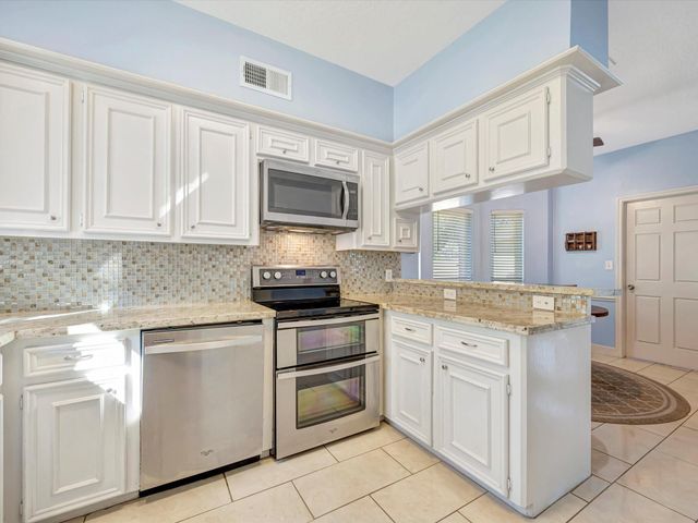 714 Crestwood Drive, El Lago, TX 77586