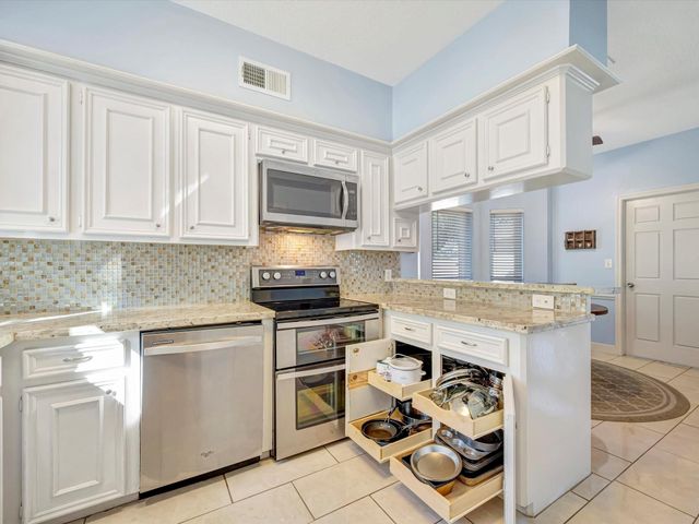 714 Crestwood Drive, El Lago, TX 77586