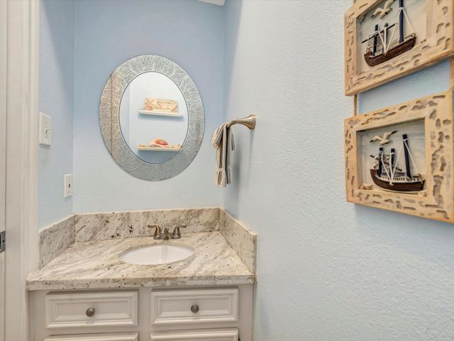 714 Crestwood Drive, El Lago, TX 77586