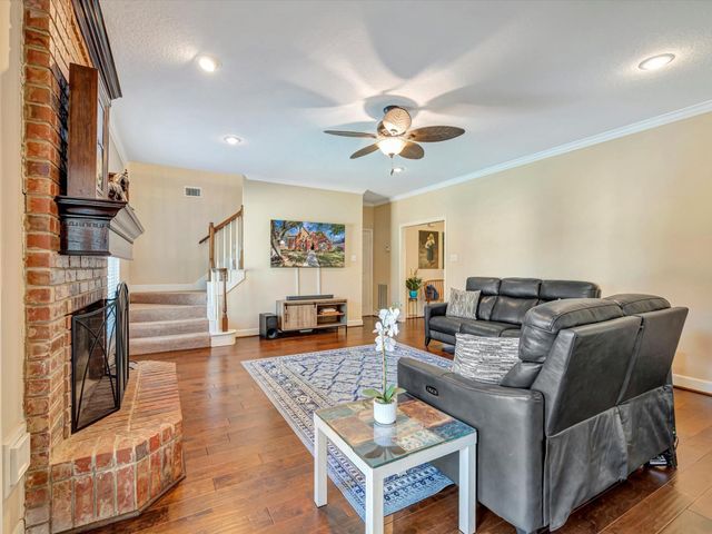 714 Crestwood Drive, El Lago, TX 77586