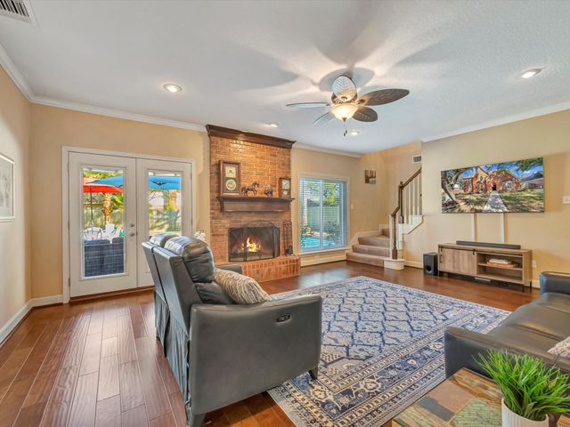 714 Crestwood Drive, El Lago, TX 77586