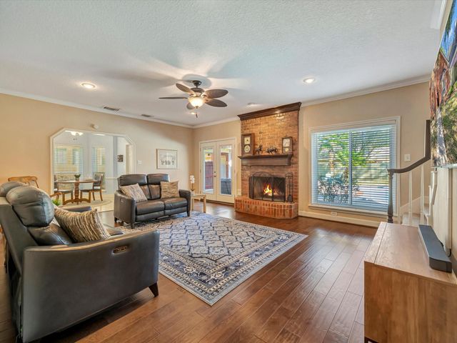 714 Crestwood Drive, El Lago, TX 77586