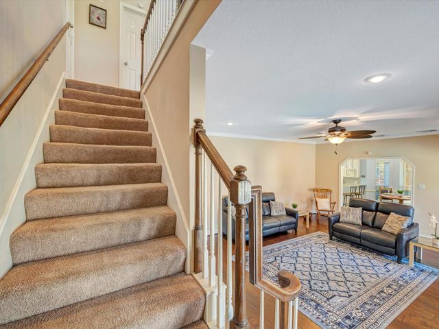 714 Crestwood Drive, El Lago, TX 77586