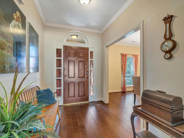 714 Crestwood Drive, El Lago, TX 77586