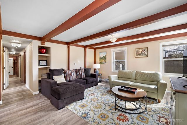 111 W Bell Street, Sequim, WA 98382