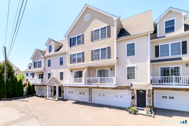 2 Finney Lane 31, Stamford, CT 06902