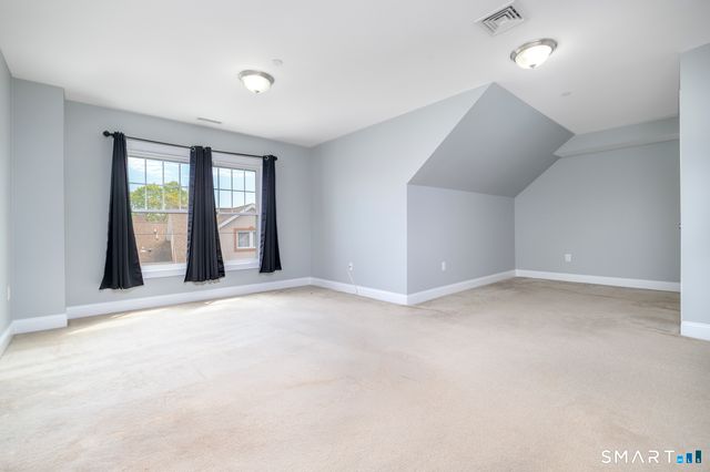 2 Finney Lane 31, Stamford, CT 06902