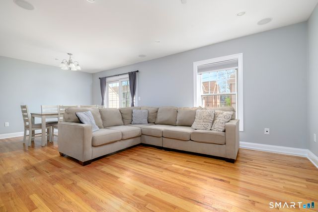 2 Finney Lane 31, Stamford, CT 06902