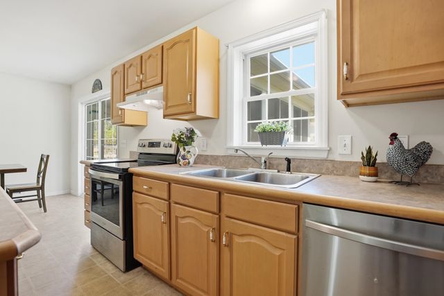 15 Allaire Drive, St. Albans Town, VT 05478