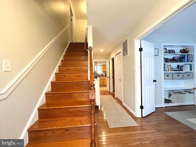 13016 SMOKETOWN RD, Woodbridge, VA 22192