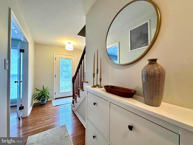 13016 SMOKETOWN RD, Woodbridge, VA 22192