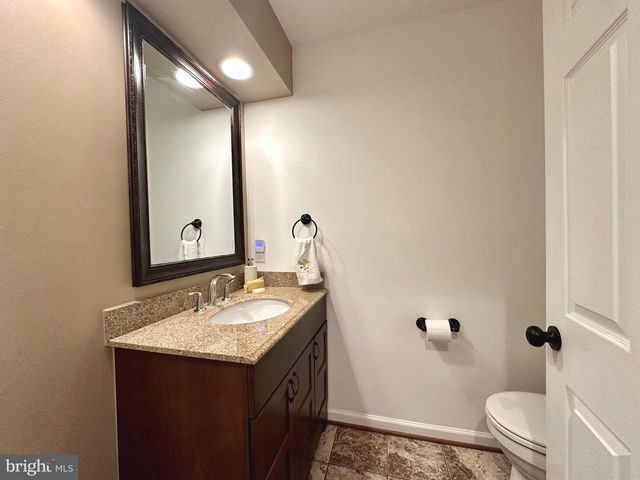 13016 SMOKETOWN RD, Woodbridge, VA 22192