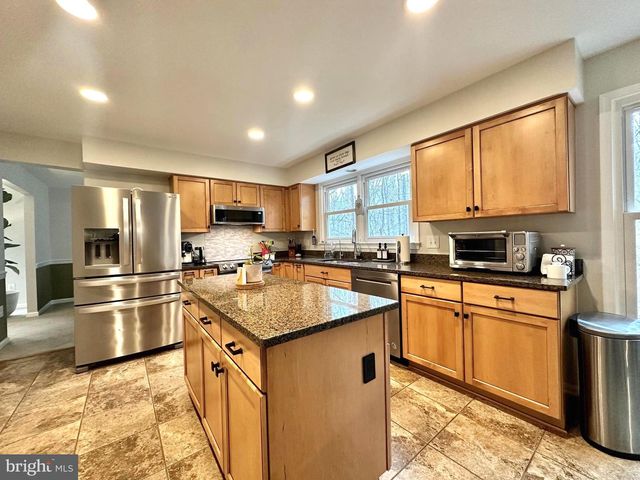 13016 SMOKETOWN RD, Woodbridge, VA 22192