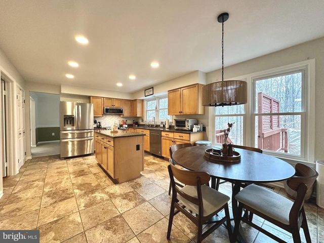 13016 SMOKETOWN RD, Woodbridge, VA 22192