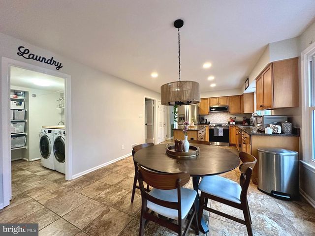 13016 SMOKETOWN RD, Woodbridge, VA 22192