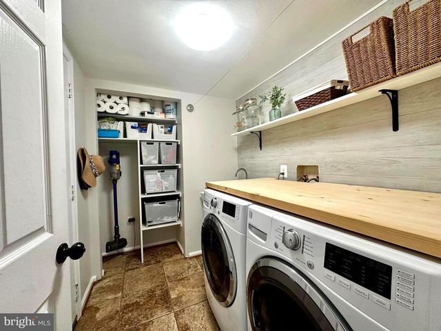 13016 SMOKETOWN RD, Woodbridge, VA 22192