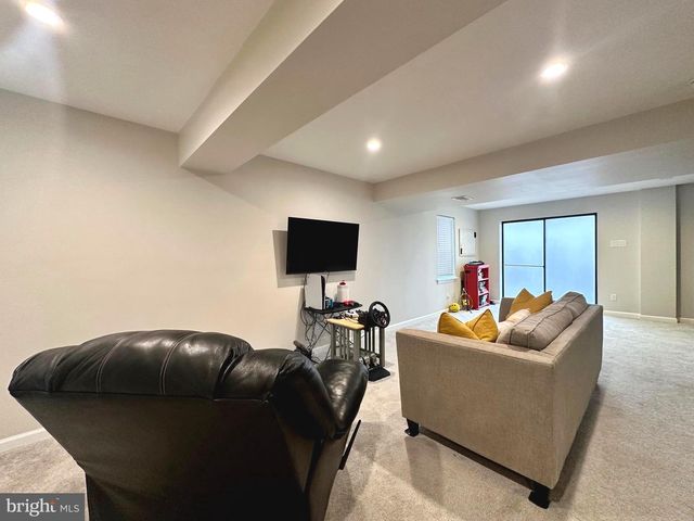 13016 SMOKETOWN RD, Woodbridge, VA 22192