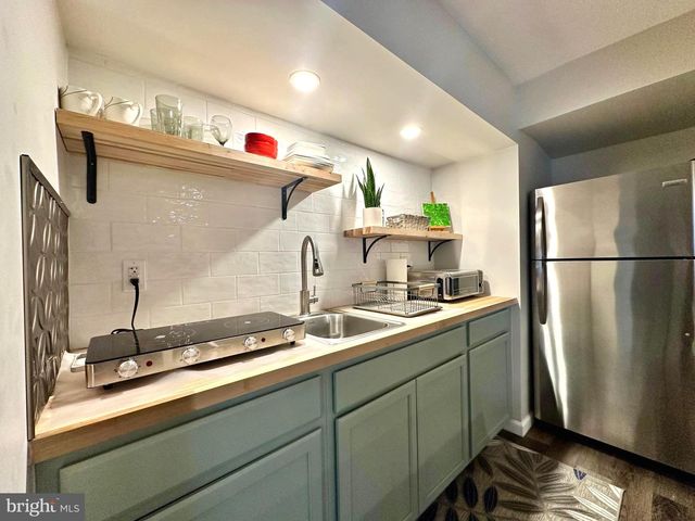 13016 SMOKETOWN RD, Woodbridge, VA 22192