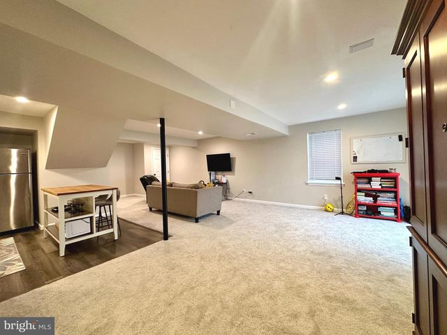 13016 SMOKETOWN RD, Woodbridge, VA 22192