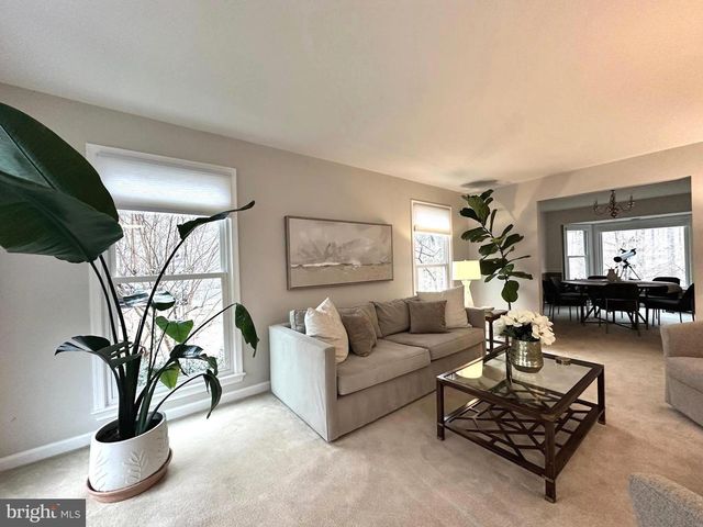 13016 SMOKETOWN RD, Woodbridge, VA 22192