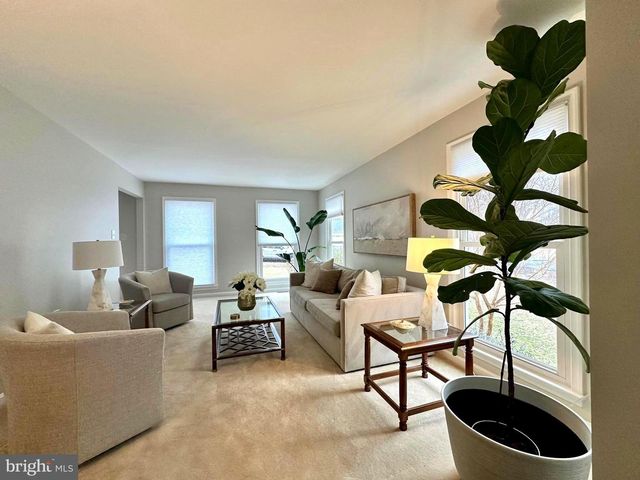 13016 SMOKETOWN RD, Woodbridge, VA 22192