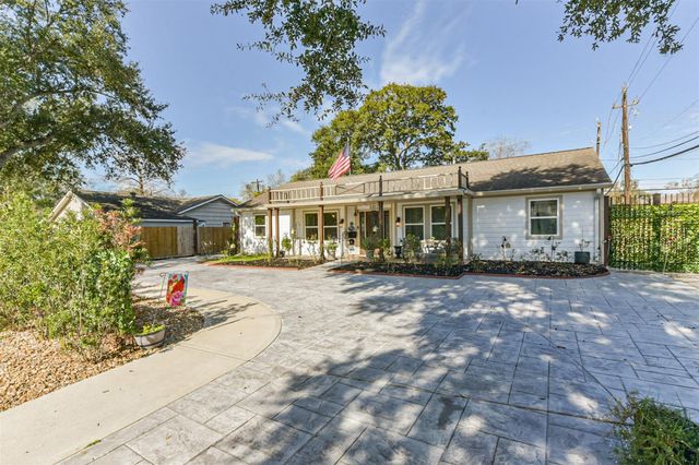 5002 Beechnut Street, Houston, TX 77096