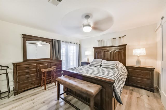 5002 Beechnut Street, Houston, TX 77096